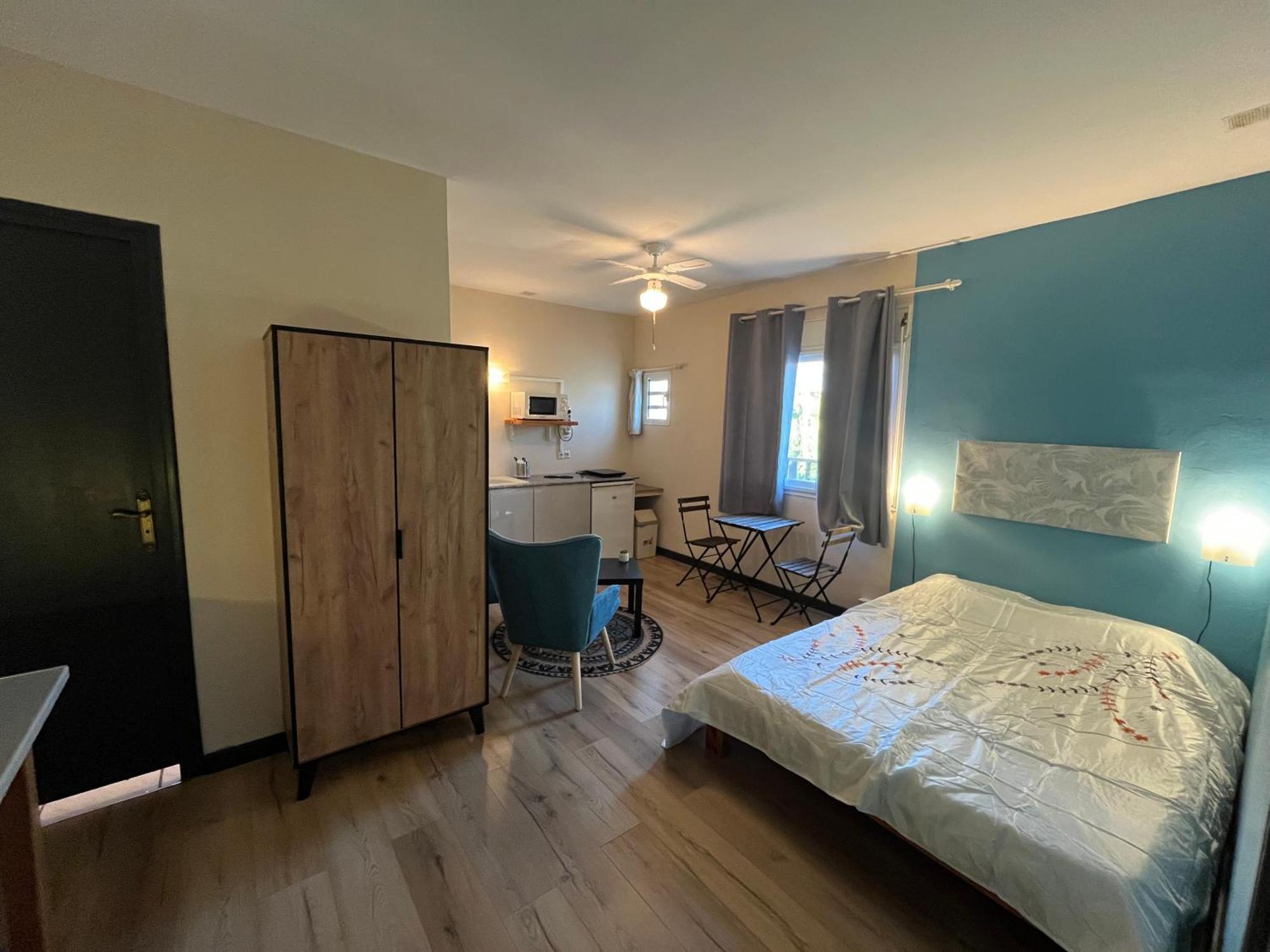 Kazyab Bed & Breakfast Сен-Пиер Екстериор снимка